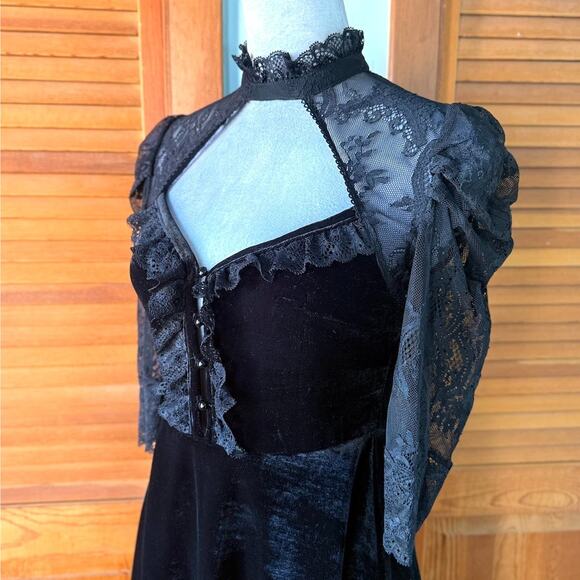 Killstar Gothic Victorian Lolita Black Velvet & Lace Window Mini Dress S - Picture 4 of 6